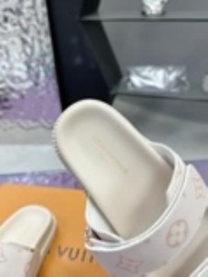 wholesale quality women louis vuitton shoes model no. 519